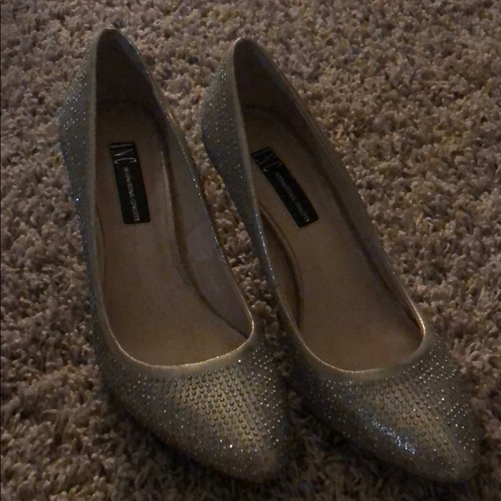 Heels - Picture 2 of 3